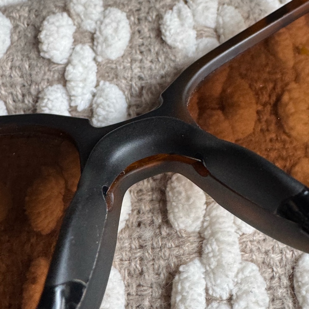 Oakley Sunglasses with Gold Lenses - Picture 6 of 8